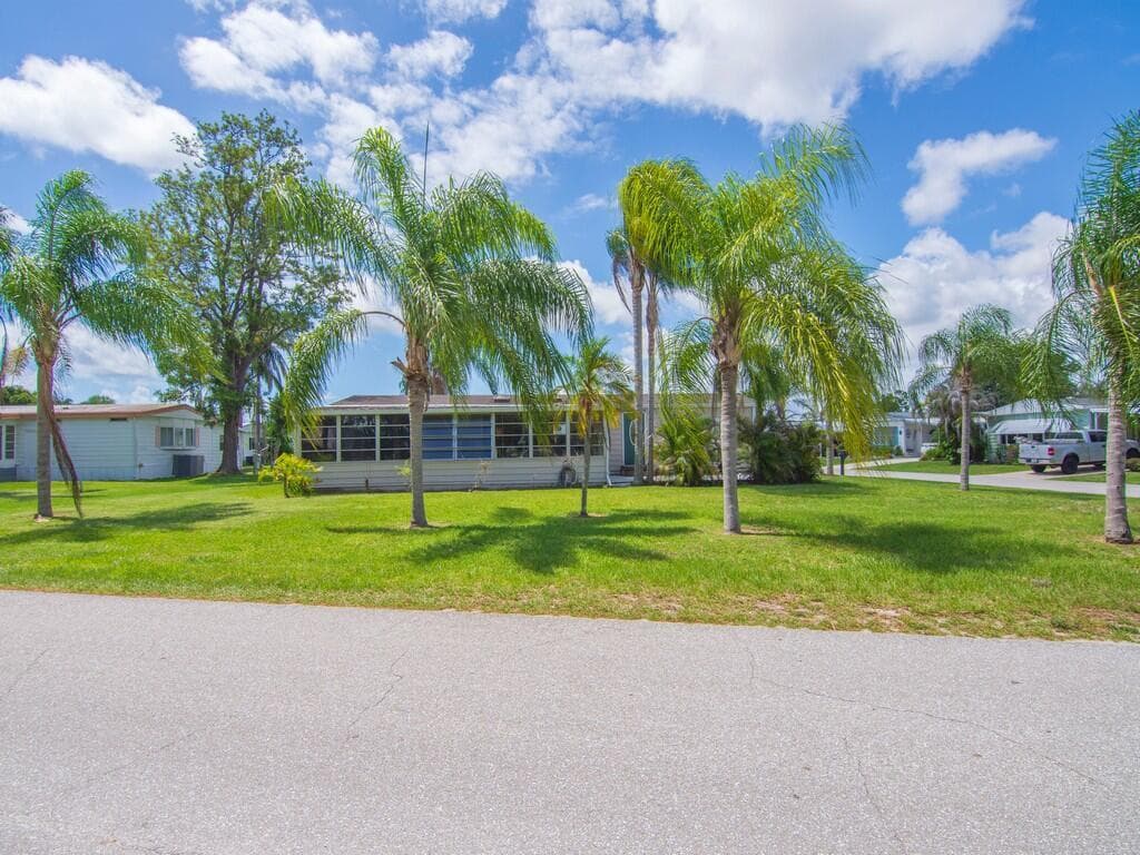 78 W Caribbean, Port St. Lucie, FL 34952 photo 2