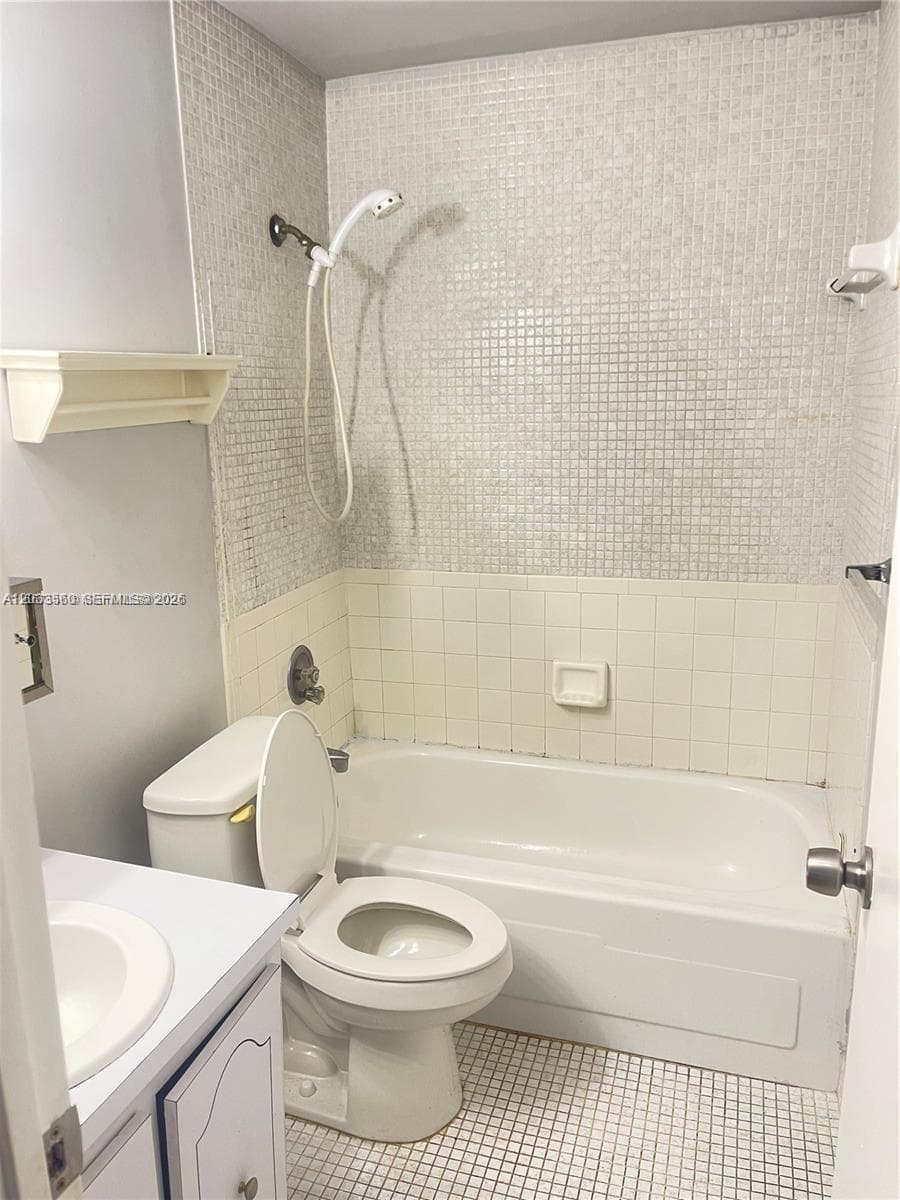 10383 N Kendall Dr # N5, Miami, FL 33176 photo 2