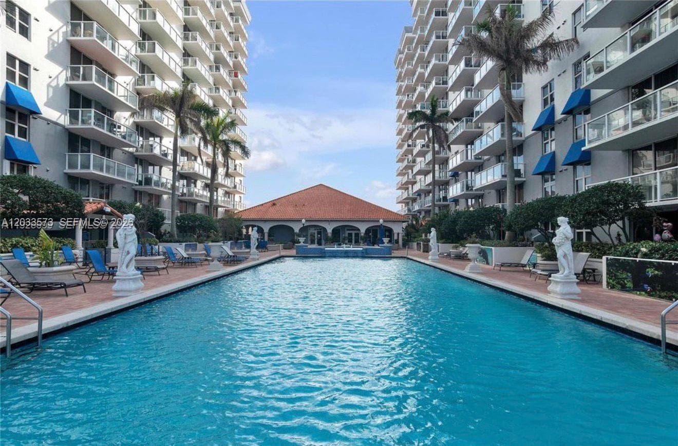 5091 NW 7th St # 906, Miami, FL 33126 photo 4