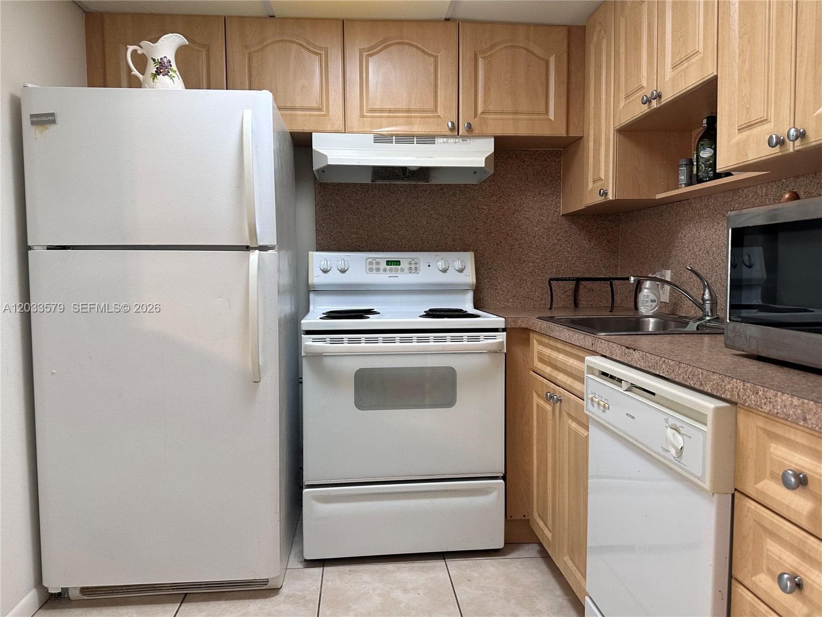569 Fanshaw N # 569, Boca Raton, FL 33434 photo 3