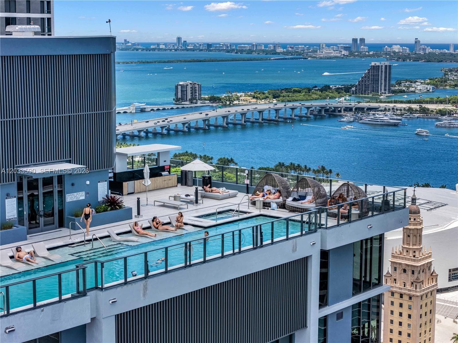 121 NE 5th St # 1400, Miami, FL 33132 photo 4