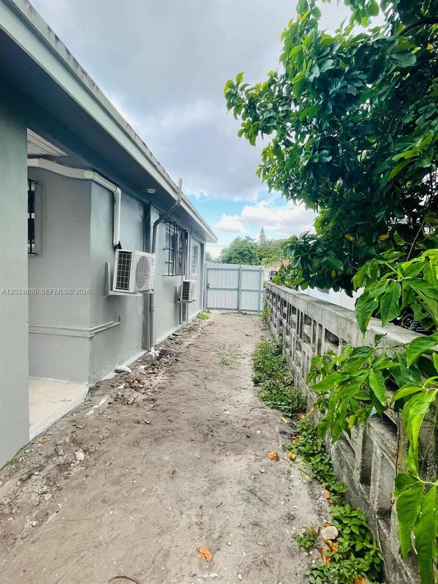 2437 NW 98th St, Miami, FL 33147 photo 4