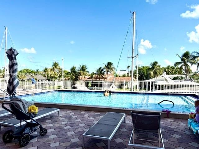 2450 NE 135th St # 704, North Miami, FL 33181 photo 3
