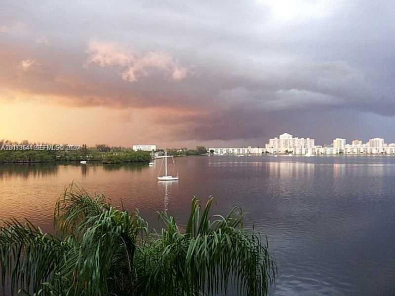 16546 NE 26th Ave # 4C, North Miami Beach, FL 33160 photo 2