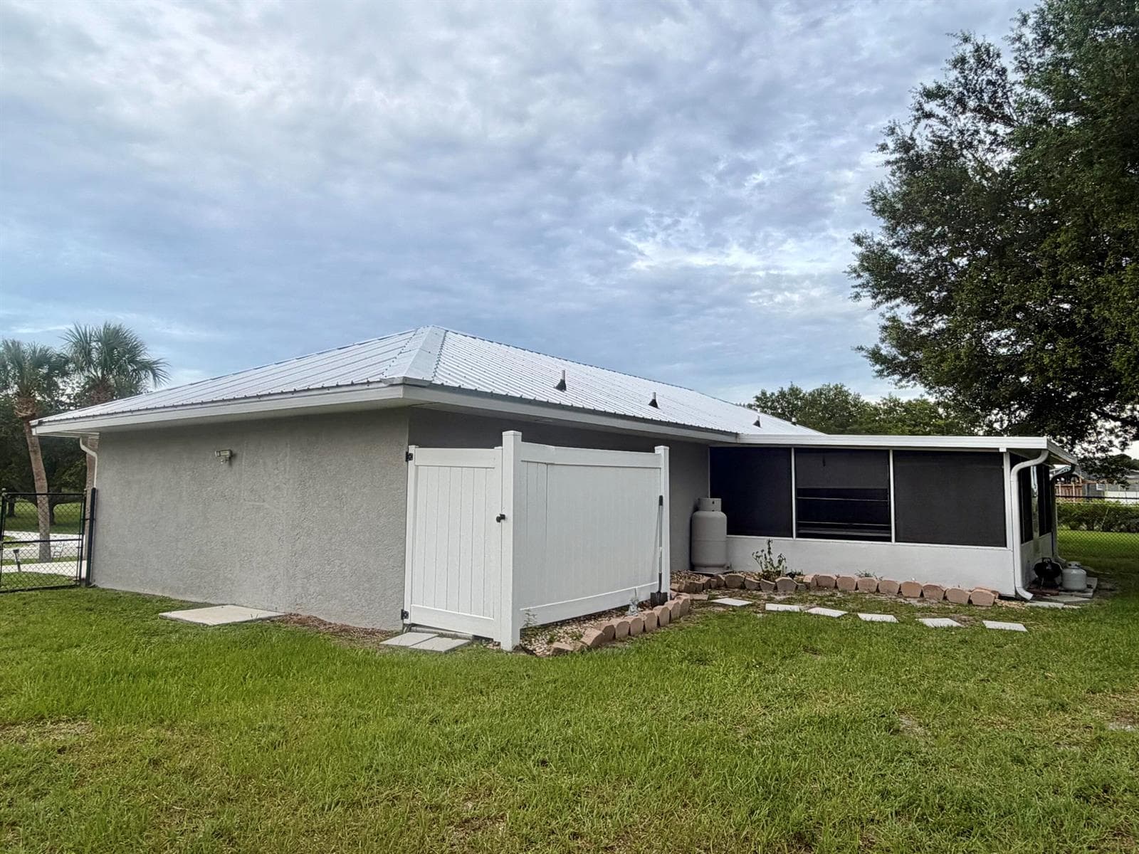 7823 SW 9th Street, Okeechobee, FL 34974 photo 2