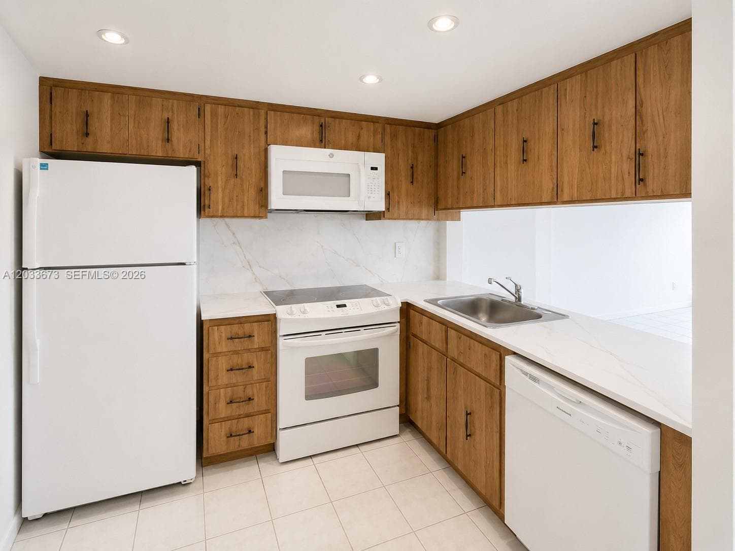 16465 NE 22nd Ave # 206, North Miami Beach, FL 33160 photo 4