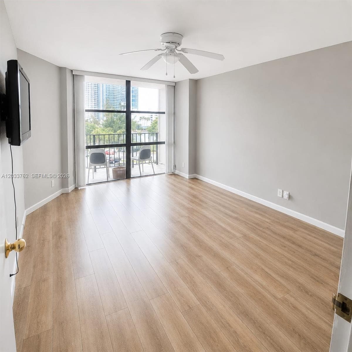 800 Parkview Dr # 512, Hallandale Beach, FL 33009 photo 5