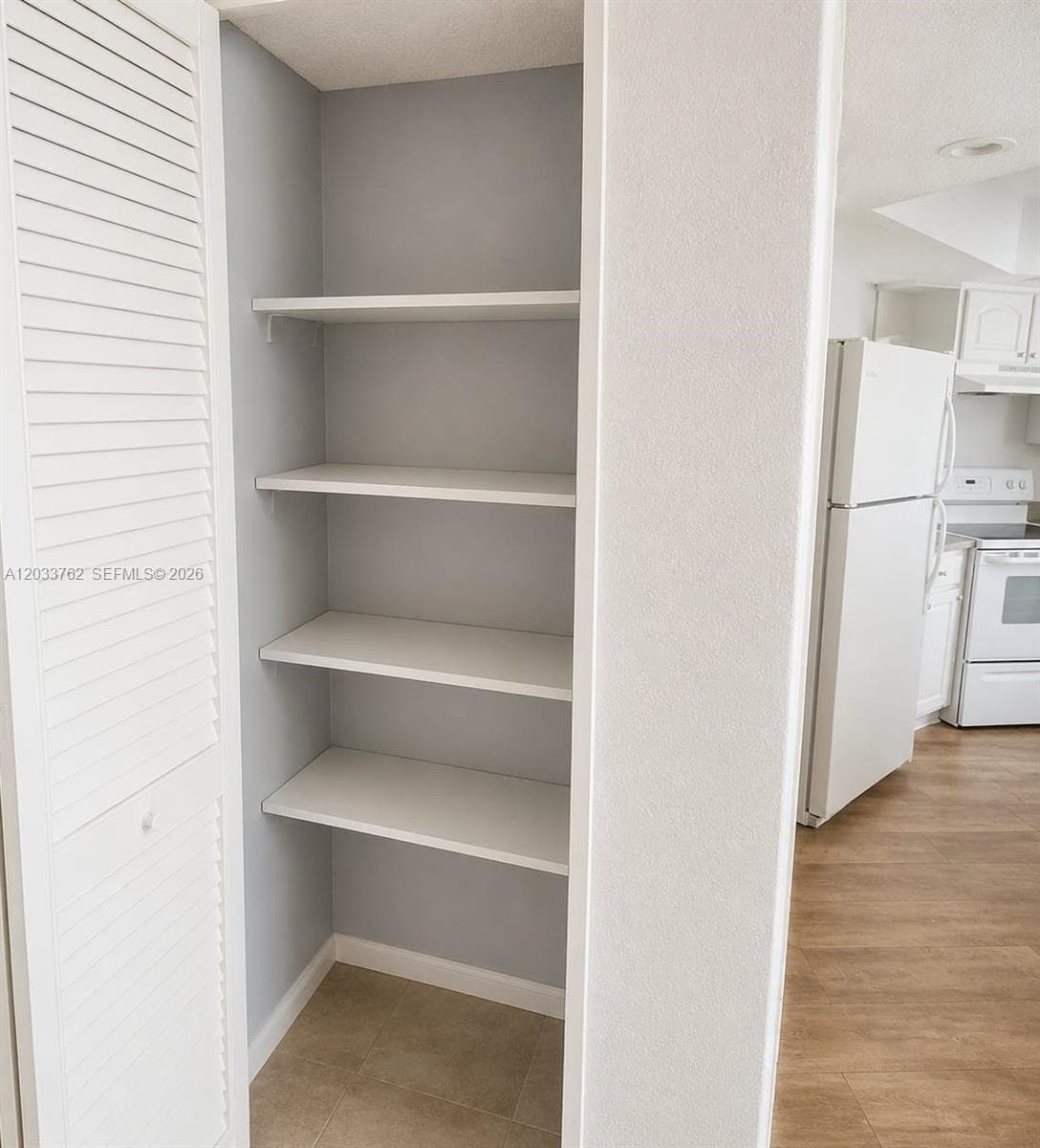 800 Parkview Dr # 512, Hallandale Beach, FL 33009 photo 4