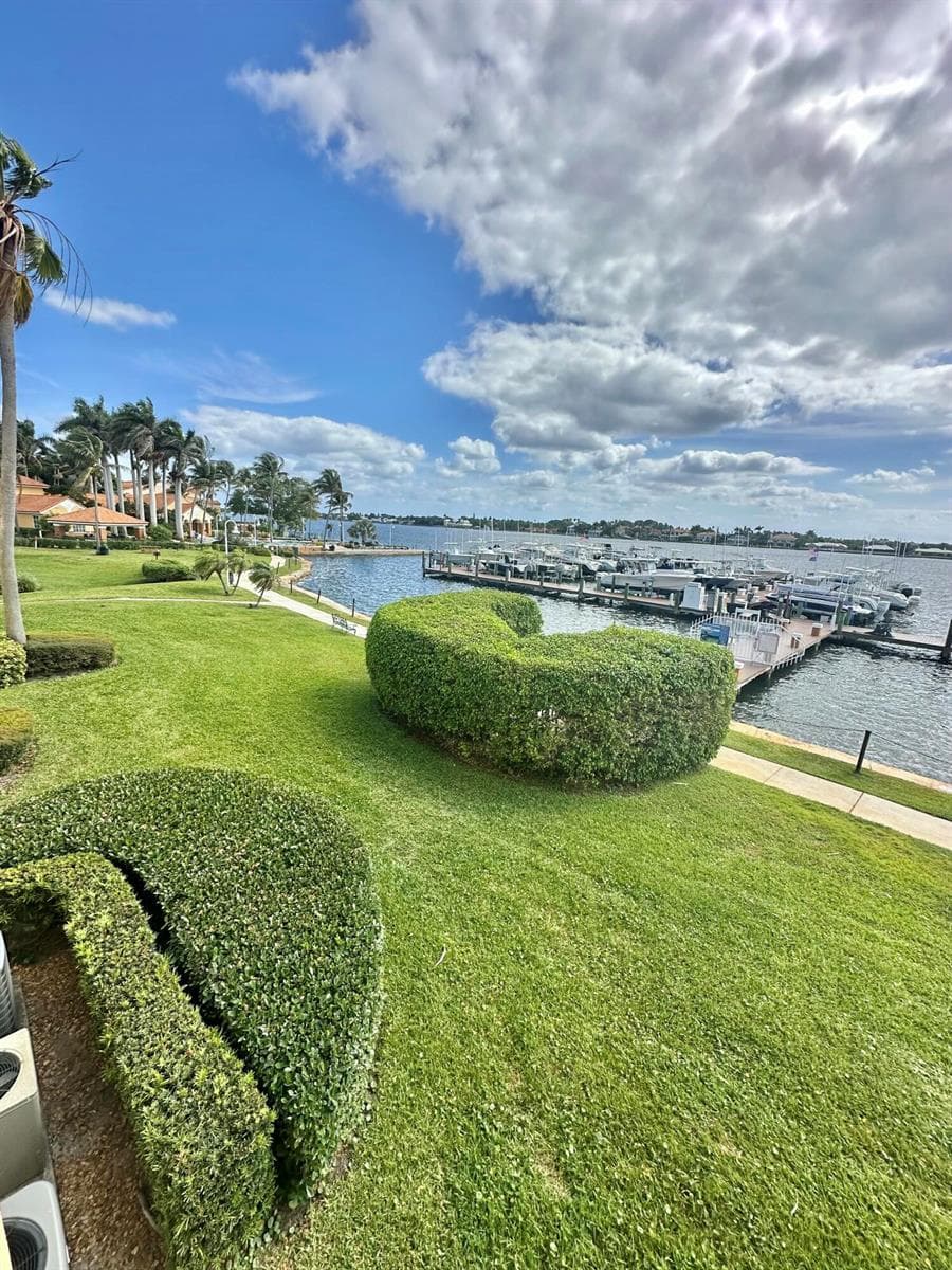 167 Yacht Club Way # 204, Hypoluxo, FL 33462 photo 2
