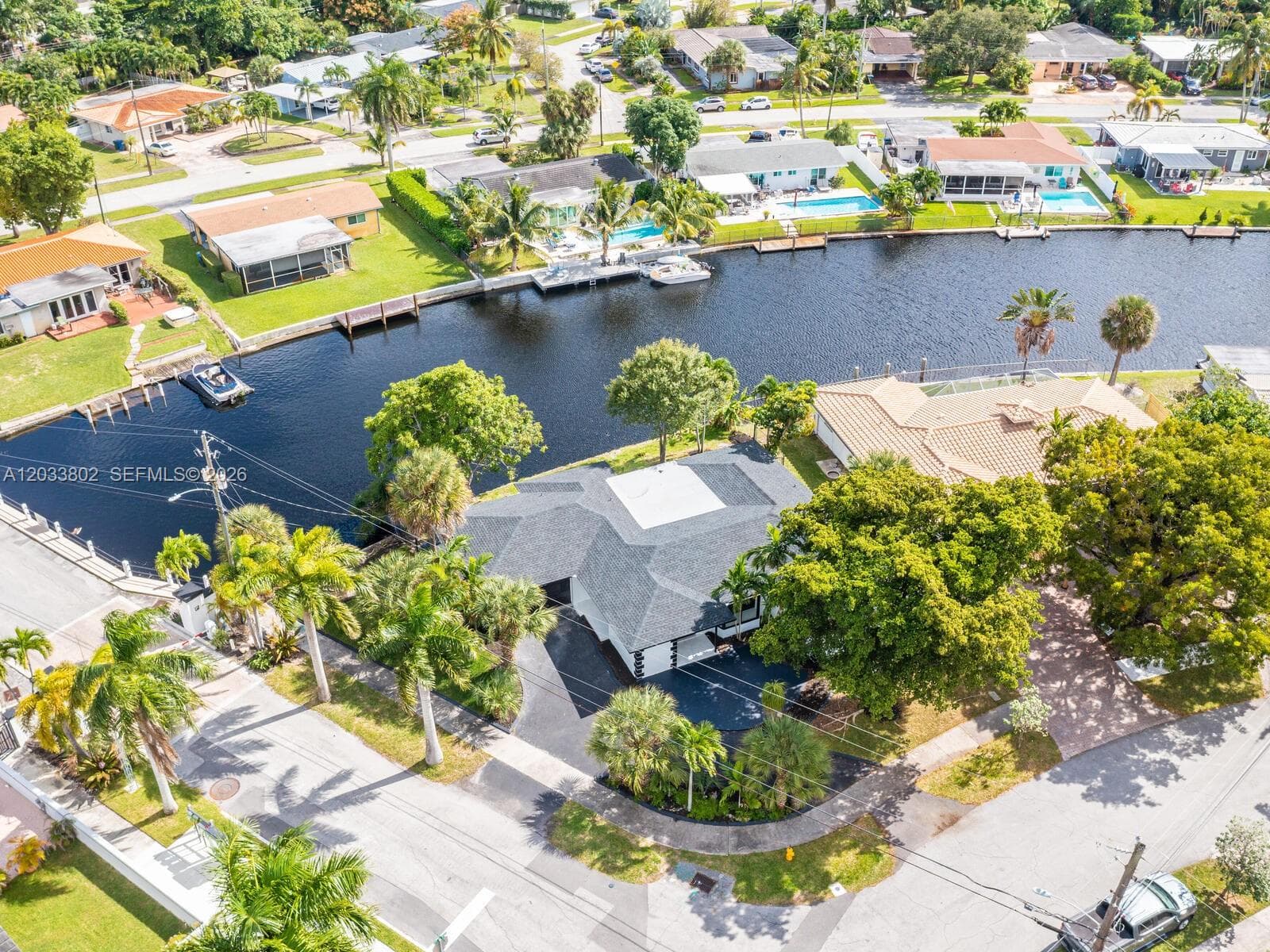 2856 NW 10th Ave, Wilton Manors, FL 33311 photo 2