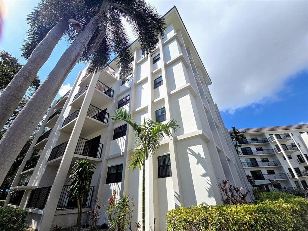 900 River Reach Drive # 425, Fort Lauderdale, FL 33315 photo 2
