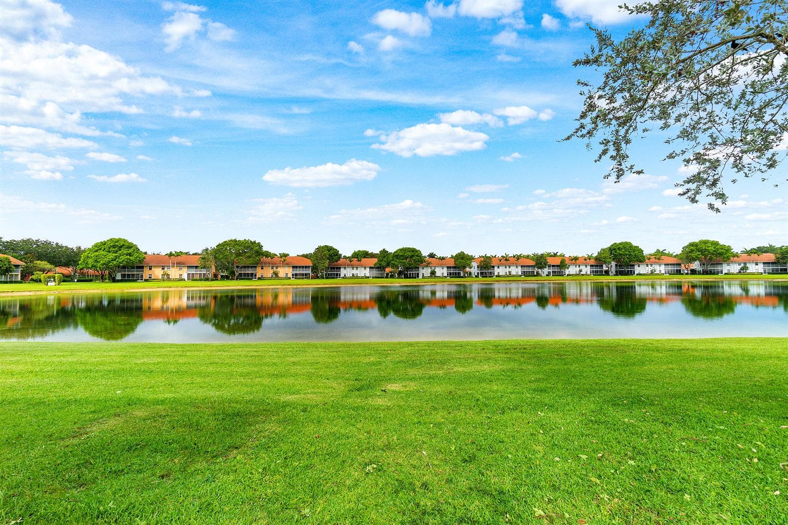 9829 Seacrest Circle # 202, Boynton Beach, FL 33437 photo 3