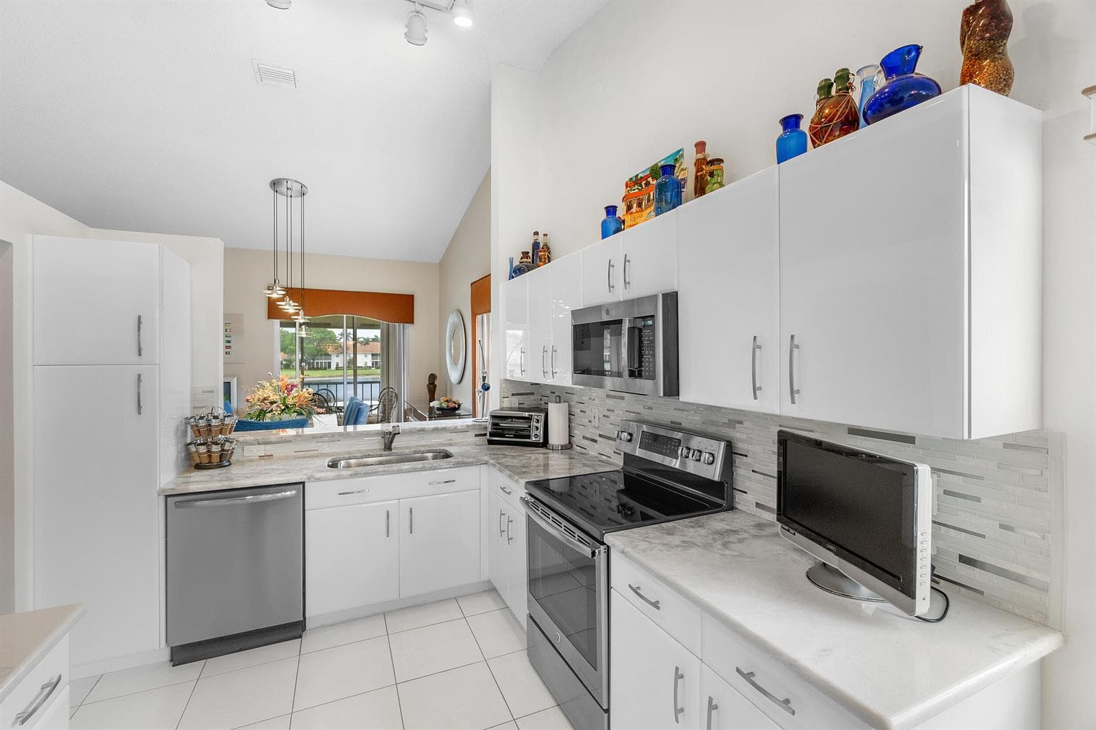 9829 Seacrest Circle # 202, Boynton Beach, FL 33437 photo 5