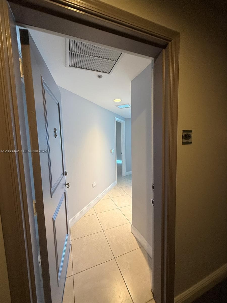 480 NE 30th St # 1504, Miami, FL 33137 photo 2
