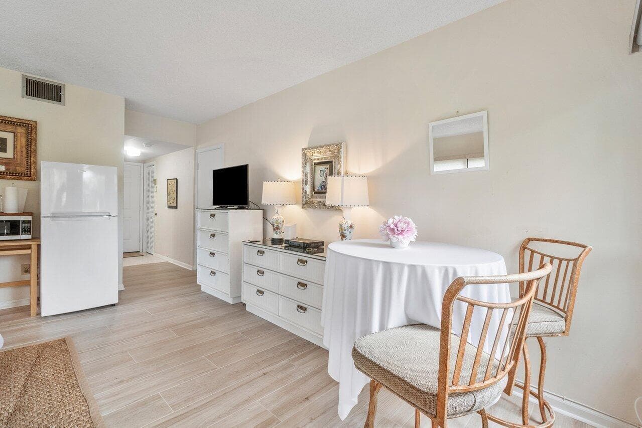11863 Wimbledon Circle # 427, Wellington, FL 33414 photo 4