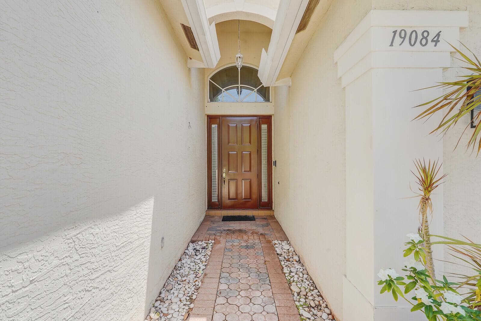 19084 Skyridge Circle, Boca Raton, FL 33498 photo 2