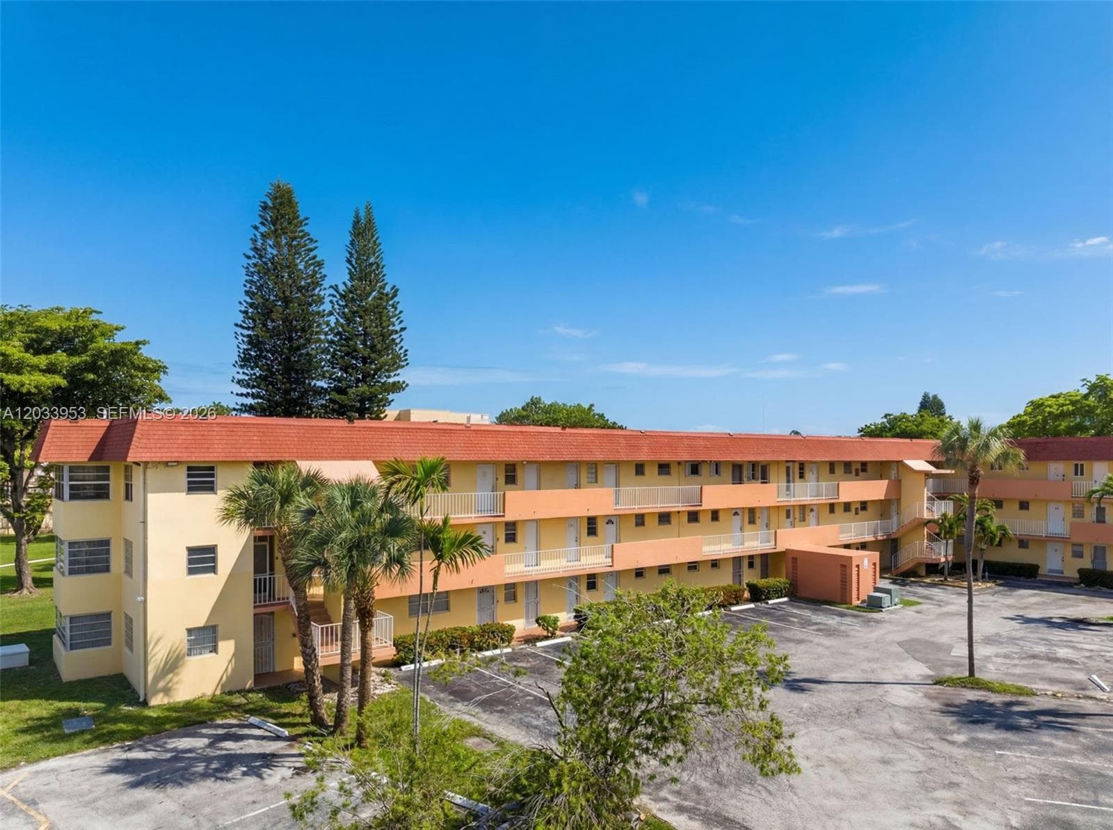 1540 NE 191st St # 145, Miami, FL 33179 photo 2