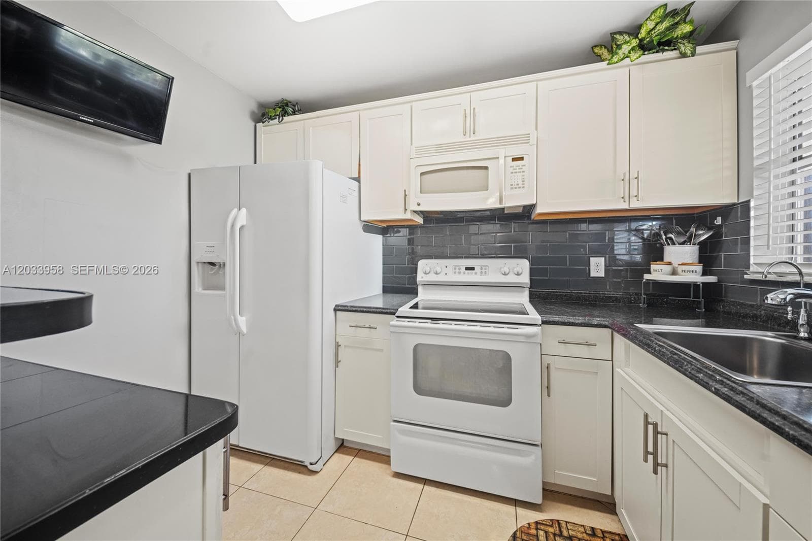 8951 Sunrise Lakes Blvd # 301, Sunrise, FL 33322 photo 3