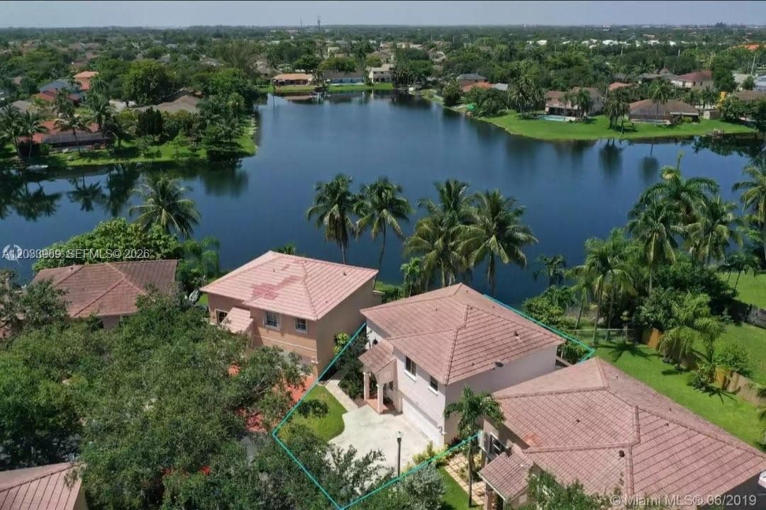 320 SW 99th Ave, Pembroke Pines, FL 33025 photo 3