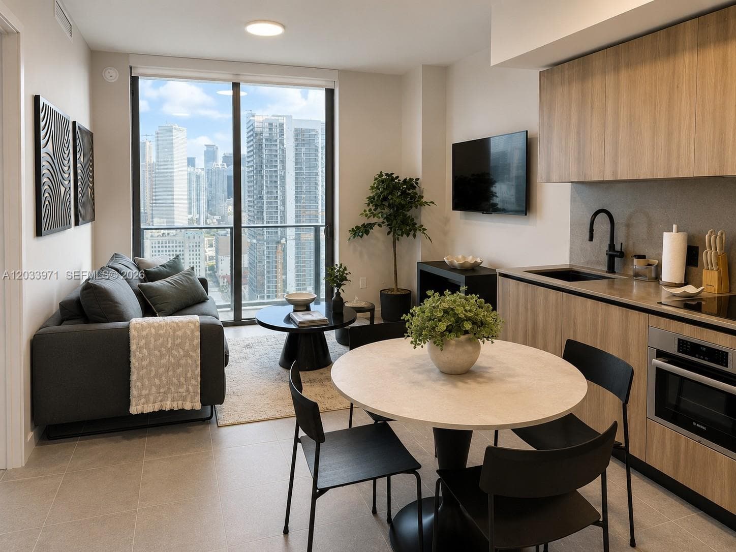 121 NE 5th St # 3002, Miami, FL 33132 photo 2