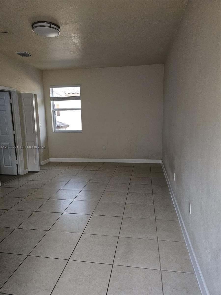 17066 SW 95th Ter, Miami, FL 33196 photo 2