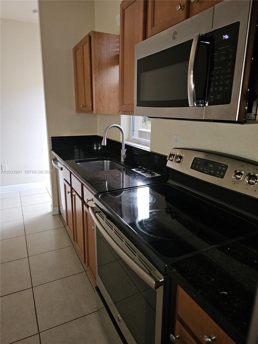 17066 SW 95th Ter, Miami, FL 33196 photo 4