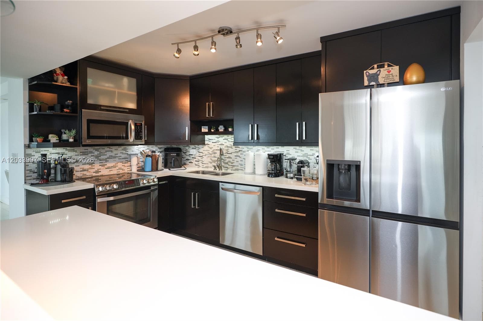 7135 Collins Ave # 735, Miami Beach, FL 33141 photo 2