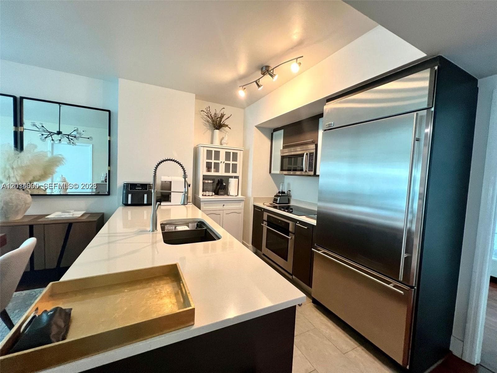 500 Brickell Ave # 1410, Miami, FL 33131 photo 4
