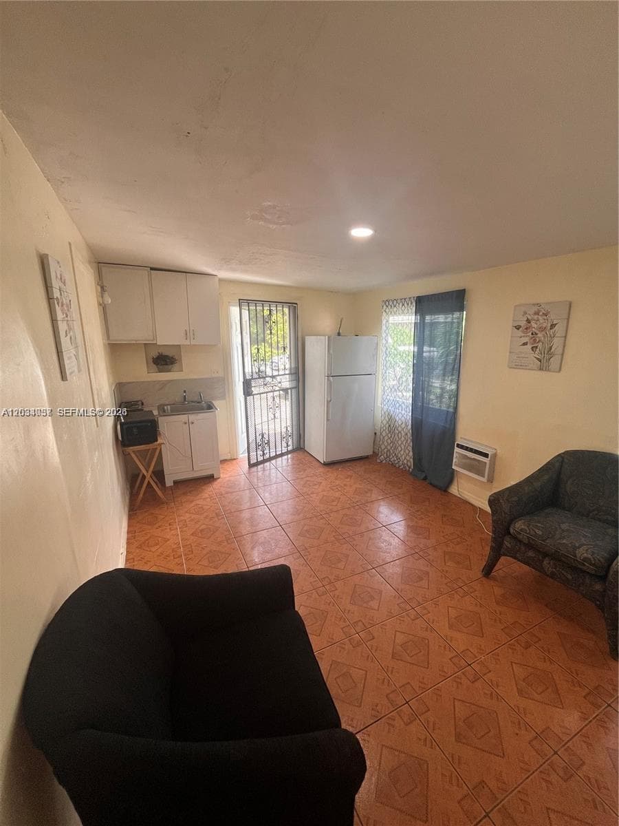 13215 NW 19th Ave # 1, Miami, FL 33167 photo 2
