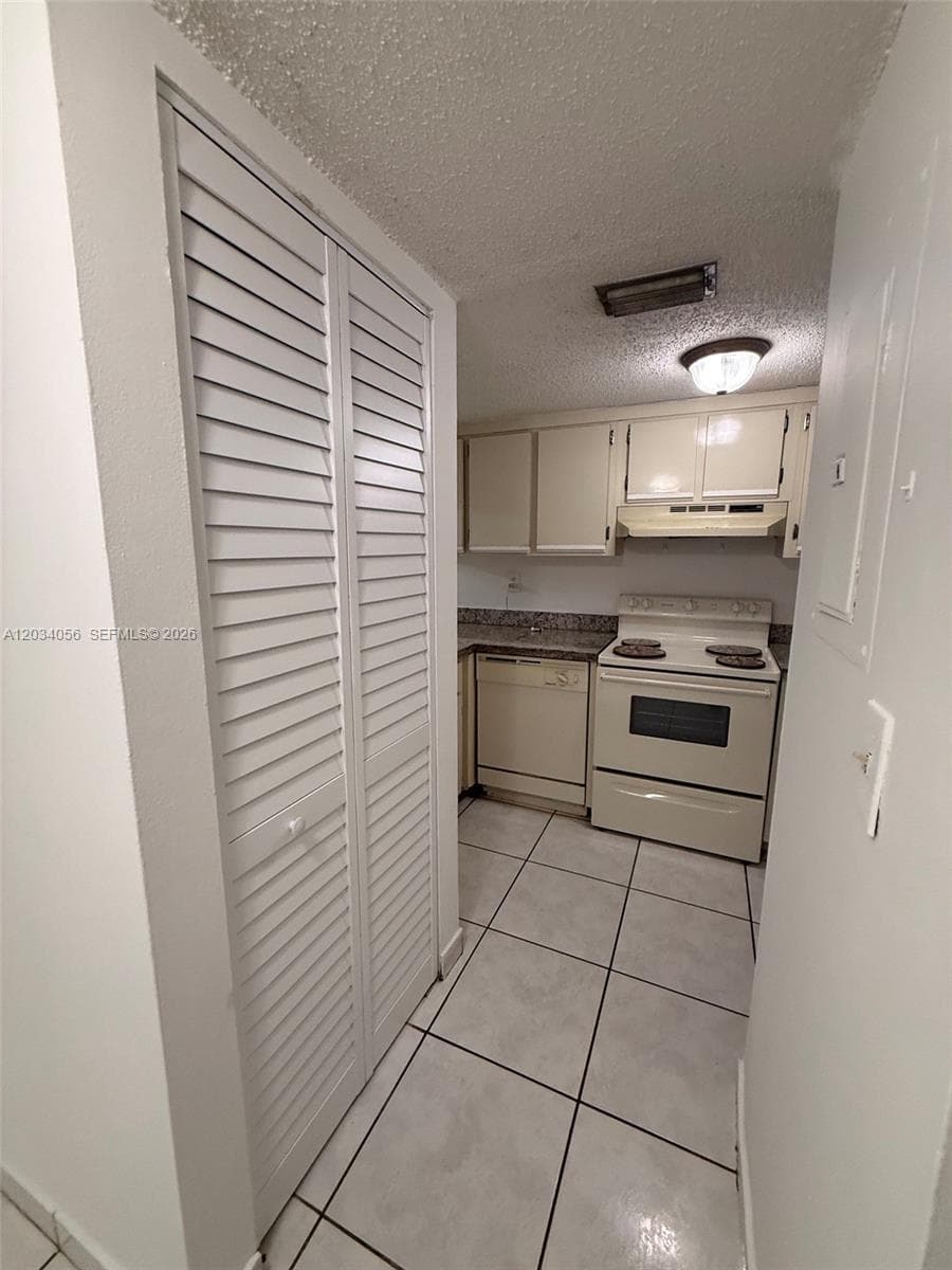 9917 W Okeechobee Rd # 3-510, Hialeah Gardens, FL 33016 photo 3