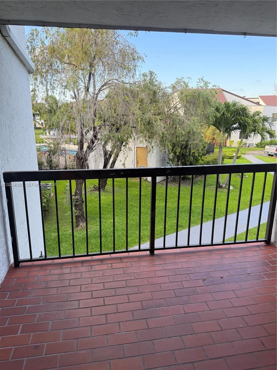 9429 Fontainebleau Blvd # 207-33, Miami, FL 33172 photo 3