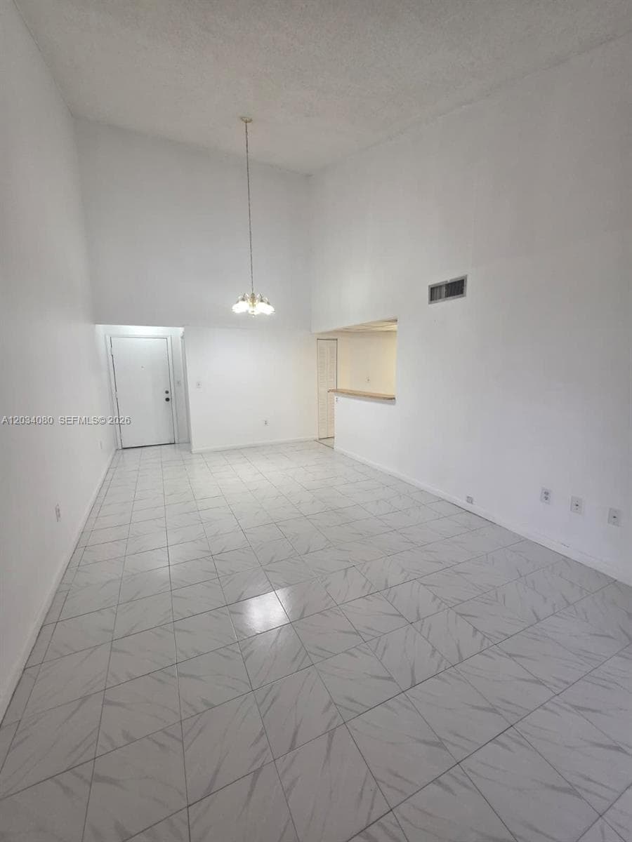 9429 Fontainebleau Blvd # 207-33, Miami, FL 33172 photo 4