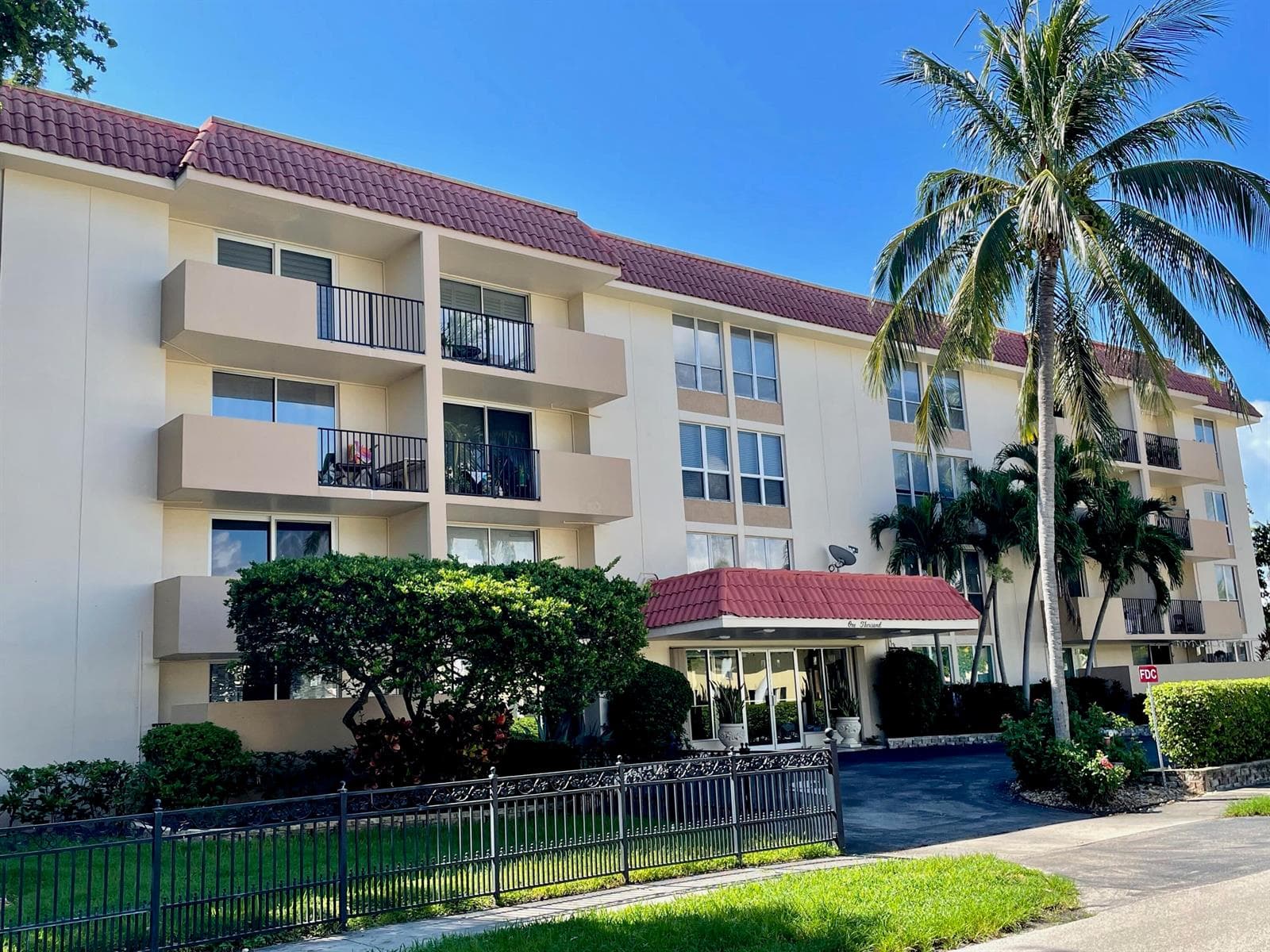 1000 Spanish River Road # 2n, Boca Raton, FL 33432 photo 3