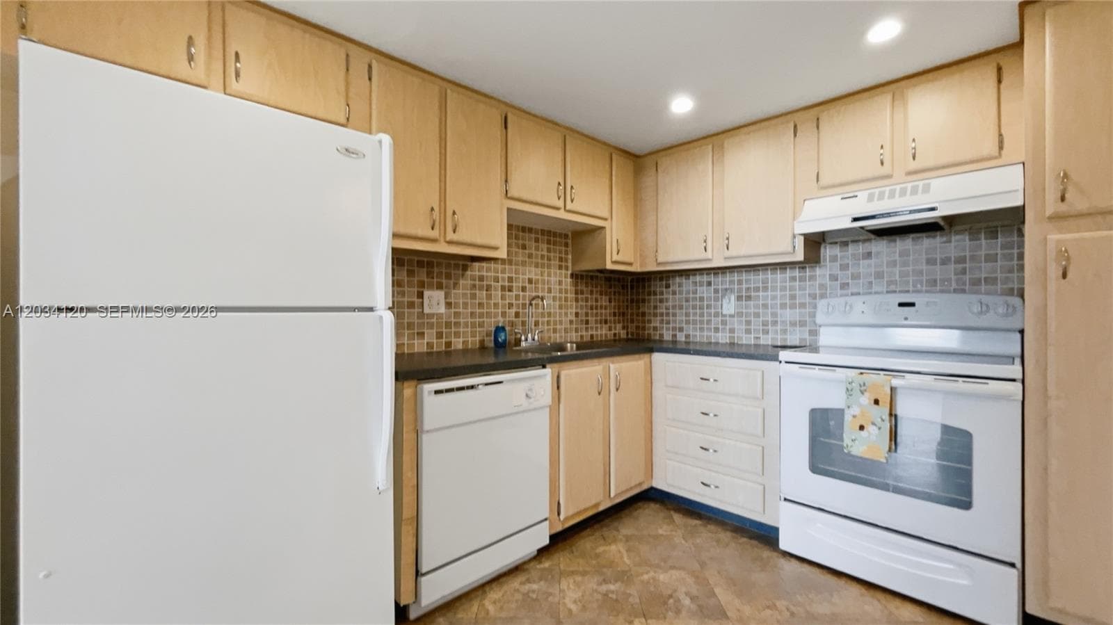 1300 Saint Charles Pl # 620, Pembroke Pines, FL 33026 photo 4