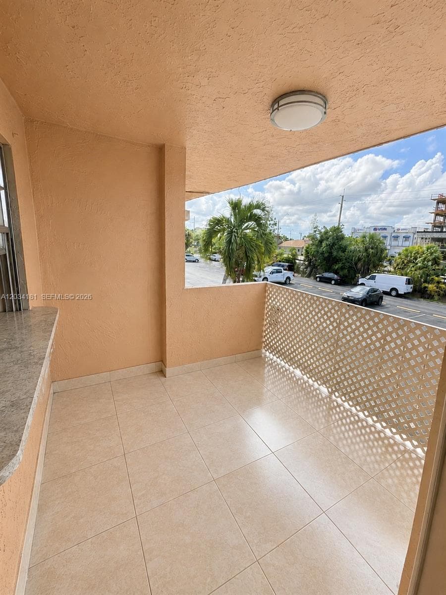 6850 W 14th Ct # A28, Hialeah, FL 33014 photo 2