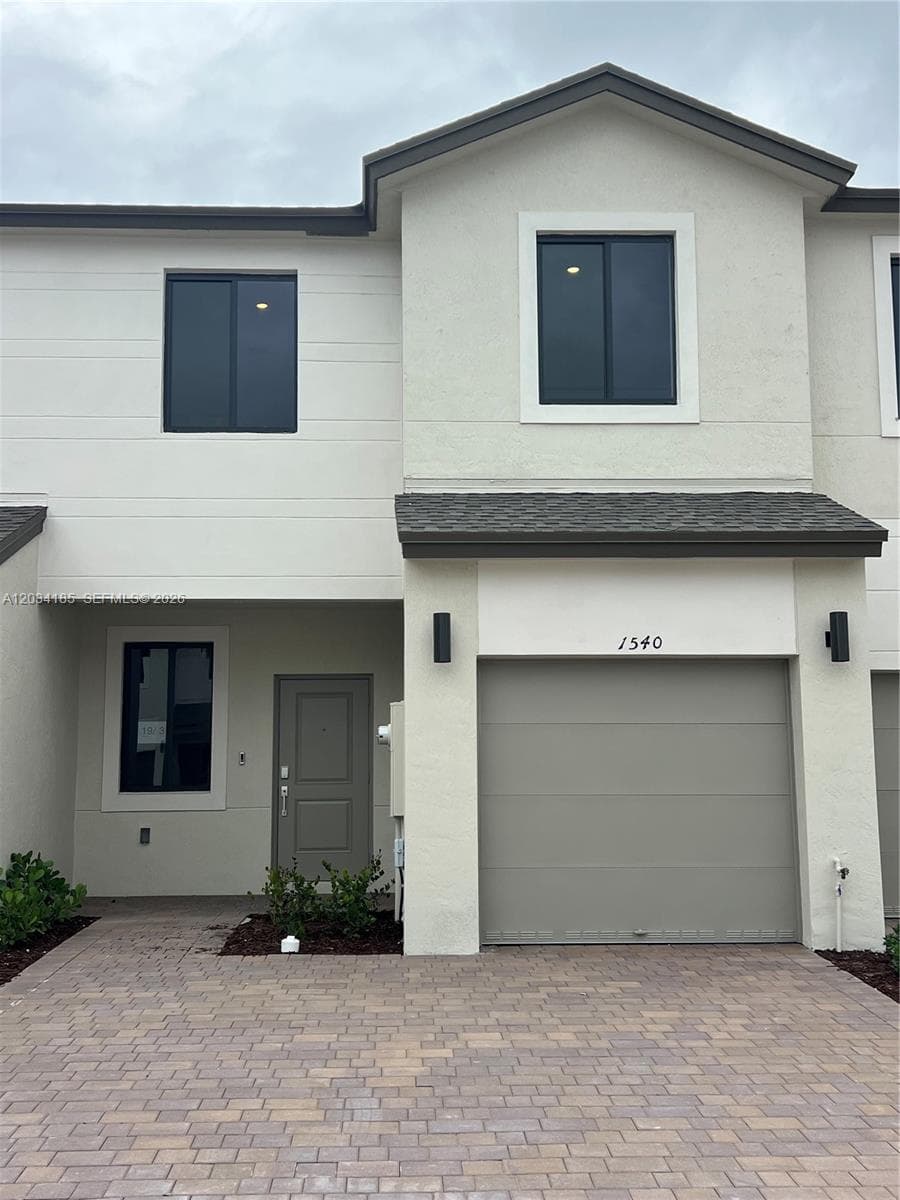 1540 NW 1st St, Florida City, FL 33034 photo 2