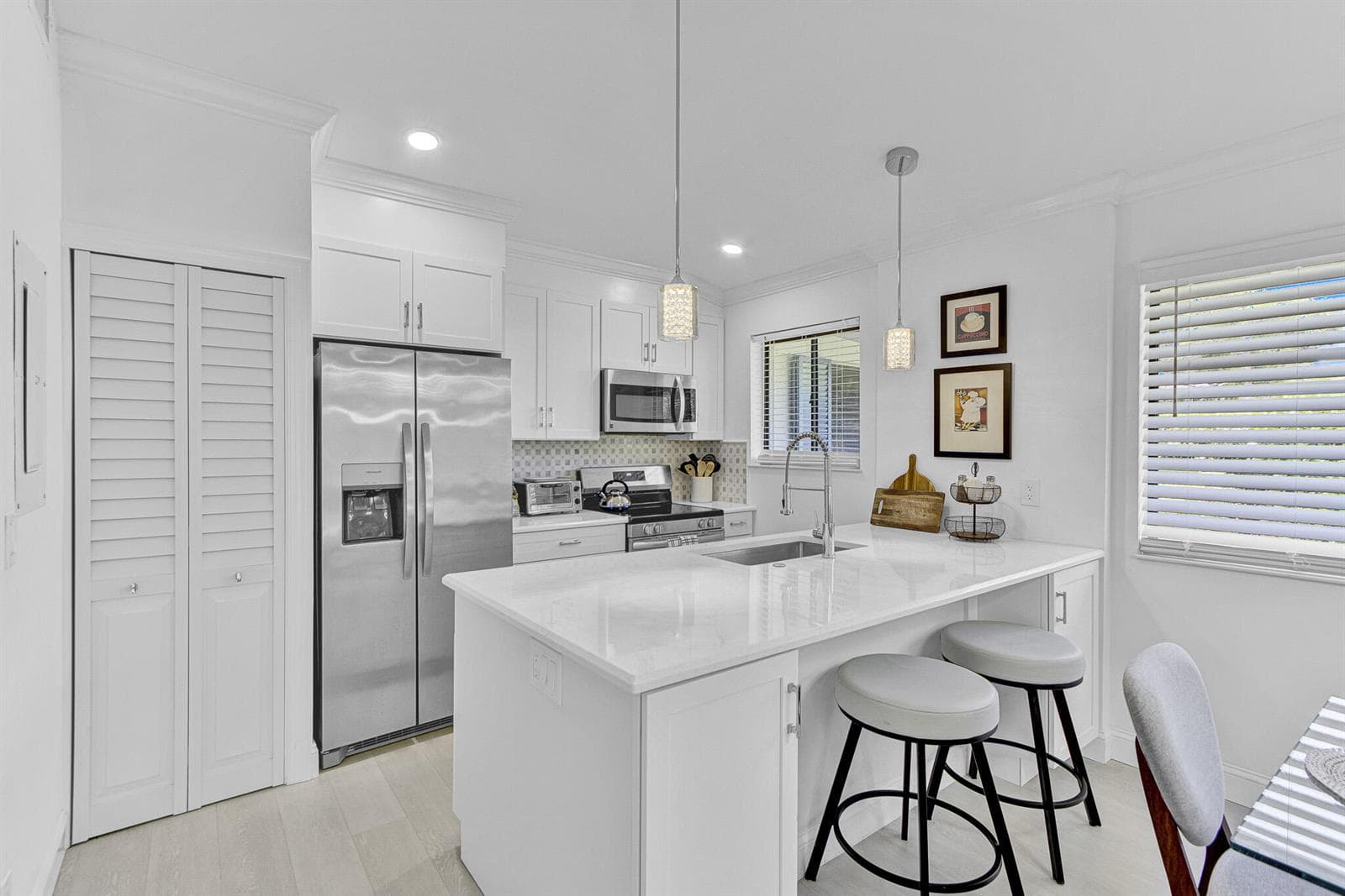 106 Club Drive, Palm Beach Gardens, FL 33418 photo 3