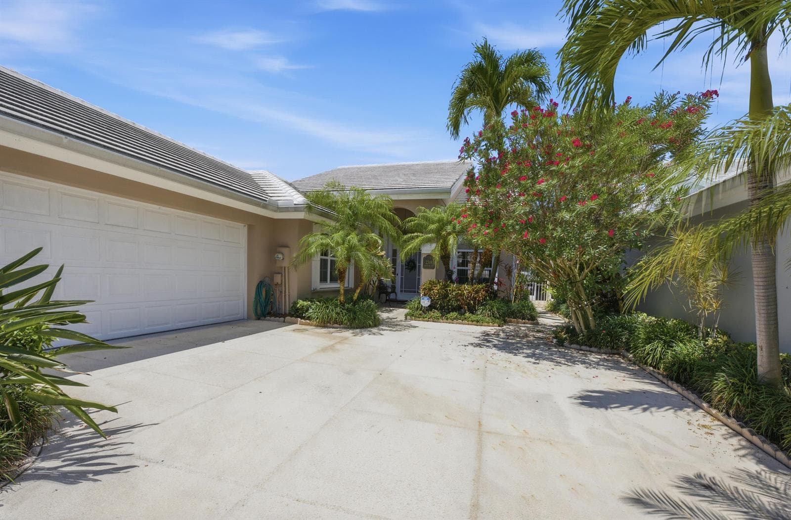 2319 Saratoga Bay Drive, West Palm Beach, FL 33409 photo 2
