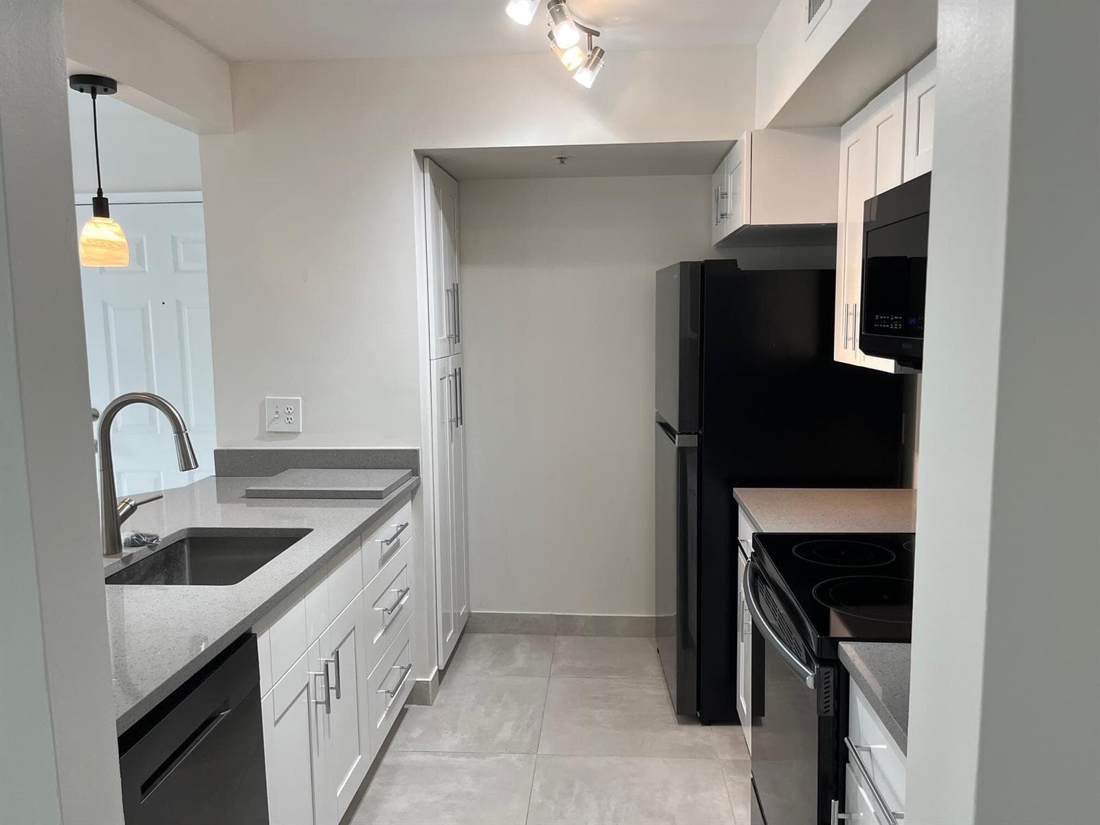 160 Yacht Club Way # 209, Hypoluxo, FL 33462 photo 4