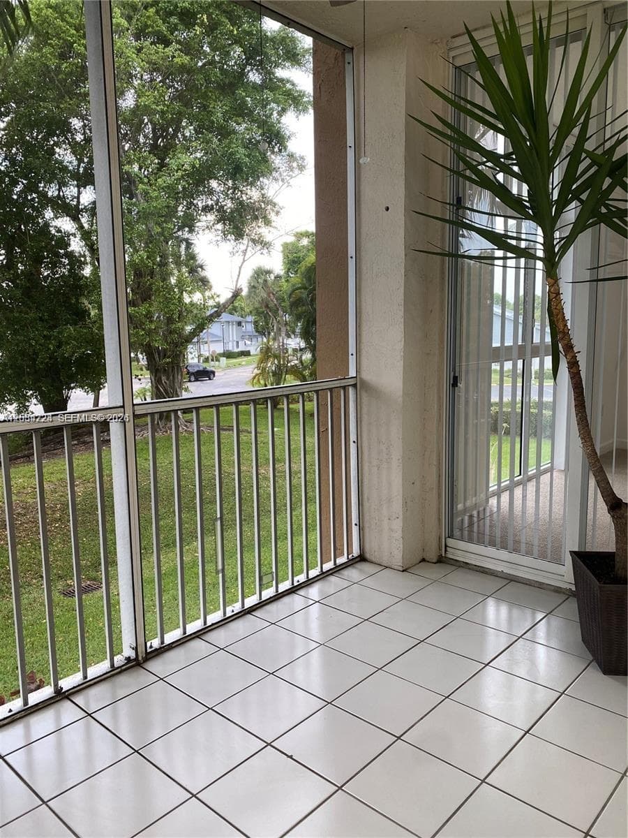 9805 NW 52nd St # 207, Doral, FL 33178 photo 4