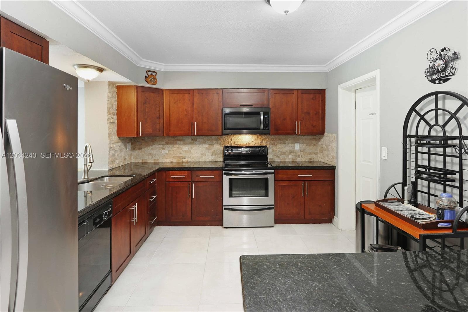 1324 Washington St, Hollywood, FL 33019 photo 3