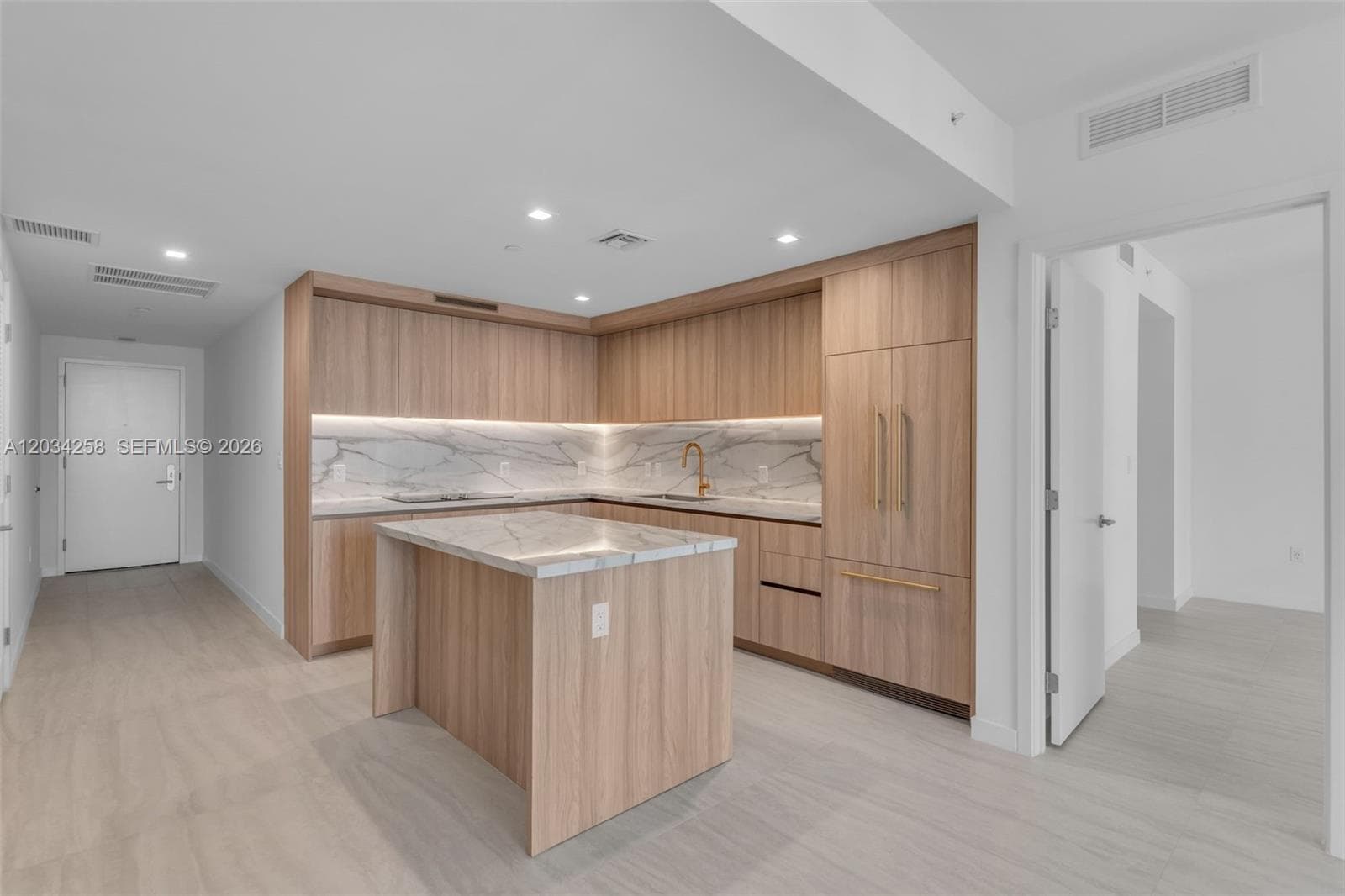77 SE 5 th st # PH03, Miami, FL 33131 photo 3