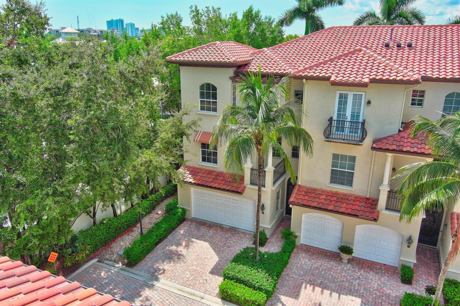 27 Marina Gardens Drive, Palm Beach Gardens, FL 33410 photo 2