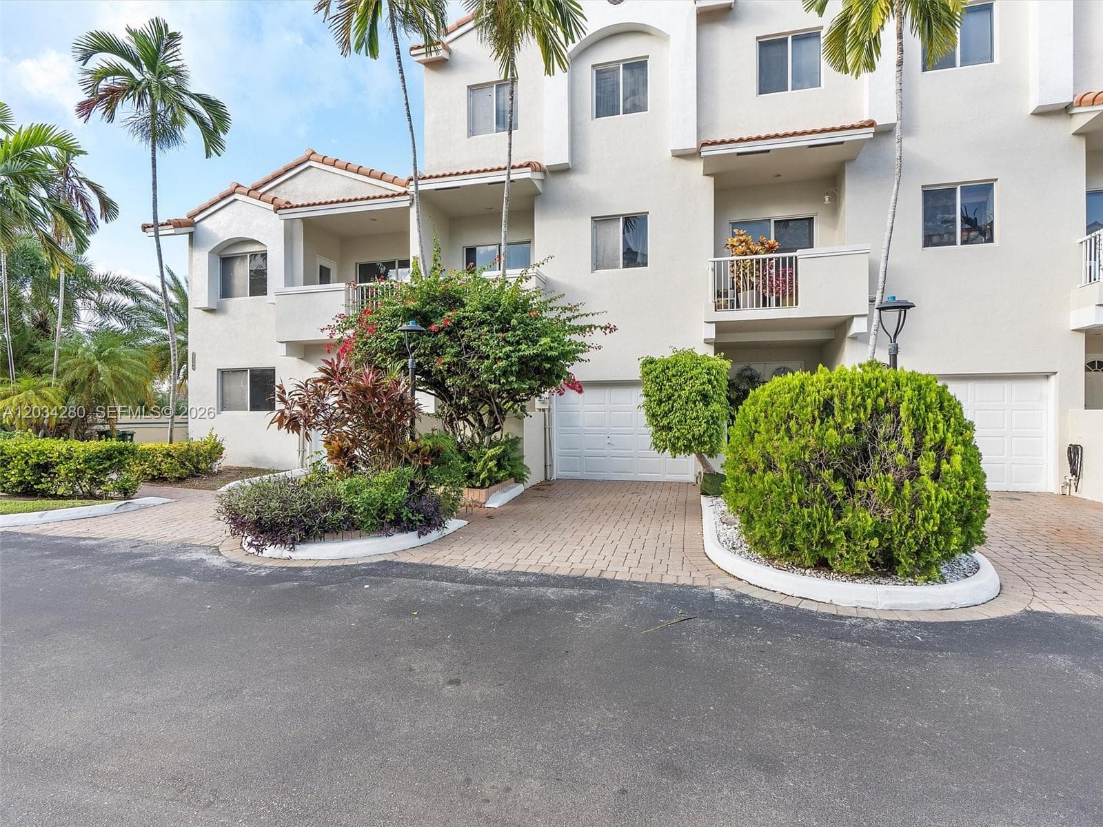 21399 Marina Cove Cir # M12, Aventura, FL 33180 photo 2