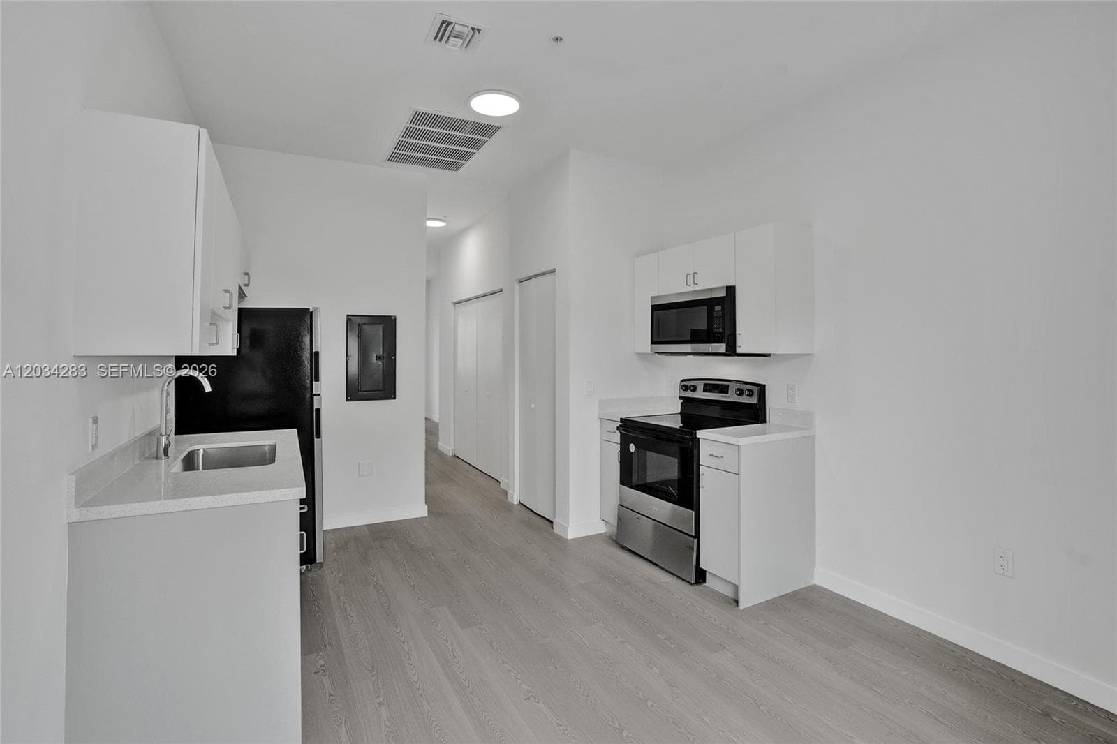 1567 NW 1st St # 3, Miami, FL 33125 photo 2