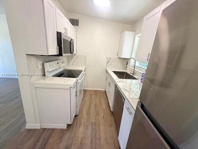 530 Mentone Rd, Lake Worth, FL 33462 photo 3