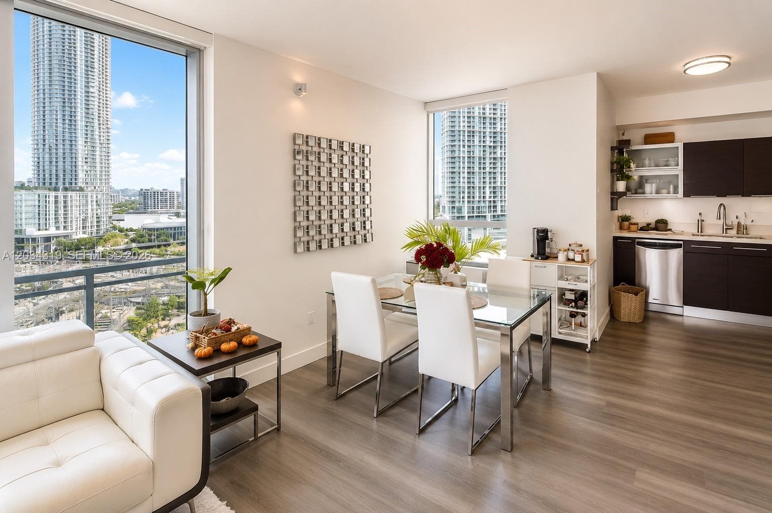 90 SW 3rd St # 1413, Miami, FL 33130 photo 2