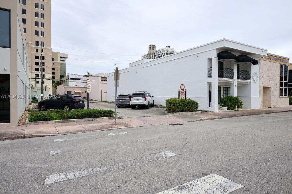 355 Palermo Ave, Coral Gables, FL 33134 photo 4