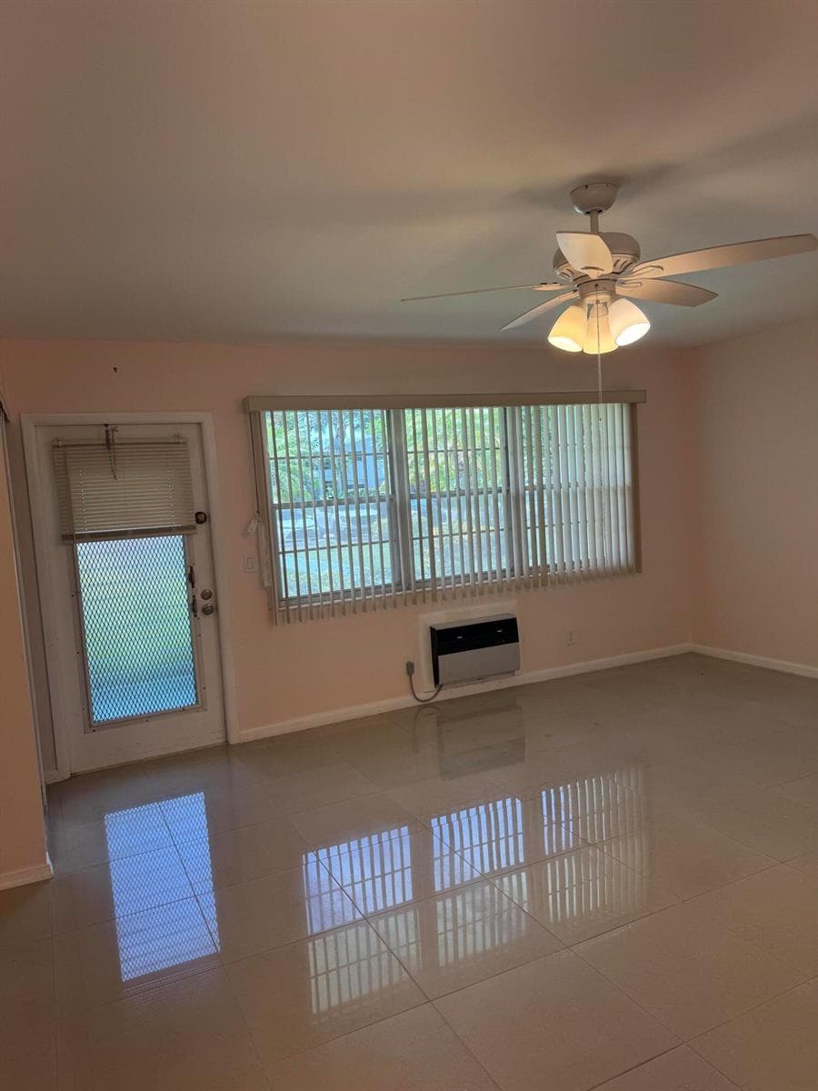 463 Tilford V # 463, Deerfield Beach, FL 33442 photo 5