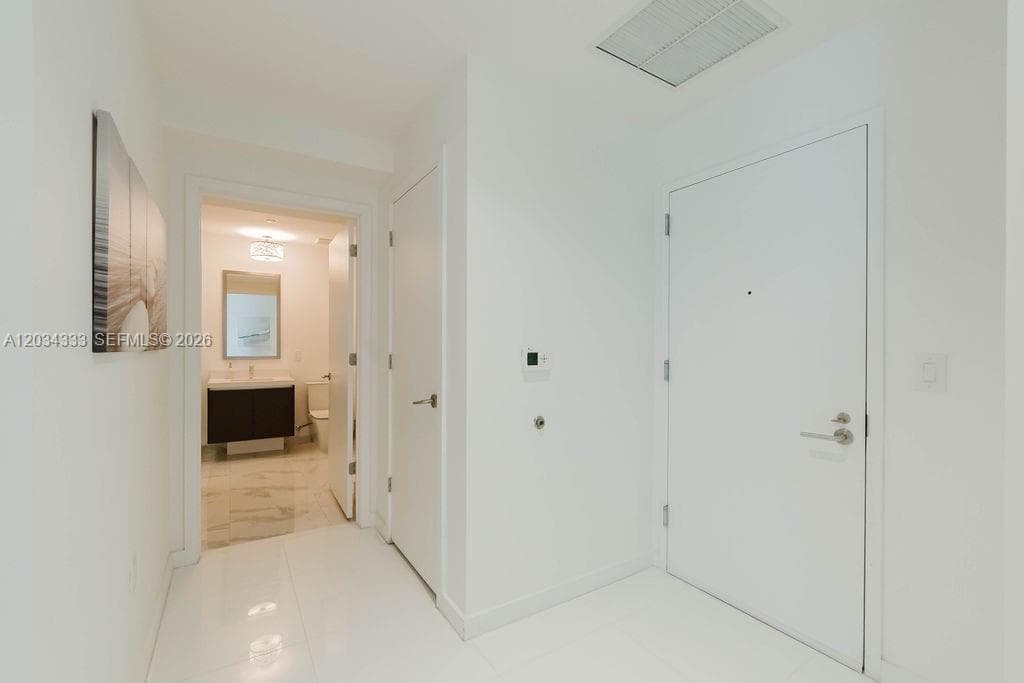 851 NE 1st Ave # 2303, Miami, FL 33132 photo 4